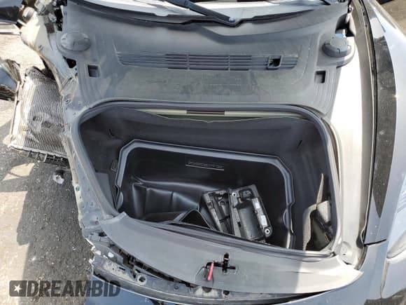 ✅ 2018 Porsche 718 Cayman • VIN: WP0AA2A80JK261670 • Lot: 60250575. Wystawiony na Copart z przebiegiem 73 522 mil. Bezpłatny archiwum sprzedaży aukcyjnych z USA i szczegółowy raport historii pojazdu na DreamBid. Zdjęcie 11.