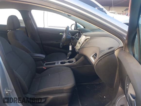 ✅ 2018 Chevrolet Cruze LS • VIN: 1G1BC5SM9J7124816 • Лот: 41618050. Опубликован ранее на IAAI с пробегом 159 664 миль. Бесплатный доступ к архиву аукционных продаж из США и подробный отчёт об истории автомобиля на DreamBid. Изображение 5.