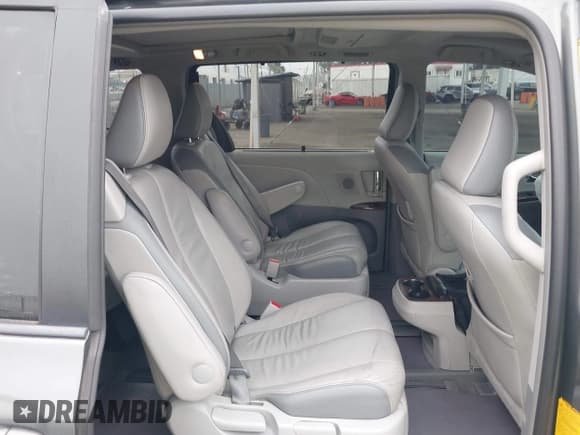 ✅ 2013 Toyota Sienna XLE • VIN: 5TDDK3DC6DS059963 • Lot: 42703023. Listed on IAAI with 212,980 mi. Free auction sales archive from the USA and detailed vehicle history report at DreamBid. Image 8.