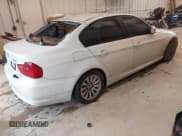 ✅ 2009 BMW 3 Series 328i • VIN: WBAPH73589E127101 • Lot: 43490305. Wystawiony na IAAI z przebiegiem 172 964 mil. Bezpłatny archiwum sprzedaży aukcyjnych z USA i szczegółowy raport historii pojazdu na DreamBid. Zdjęcie 4.