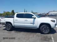 ✅ 2020 Toyota Tacoma SR5 • VIN: 3TMAZ5CN5LM116102 • Lot: 42755324. Wystawiony na IAAI z przebiegiem 63 730 mil. Bezpłatny archiwum sprzedaży aukcyjnych z USA i szczegółowy raport historii pojazdu na DreamBid. Zdjęcie 13.