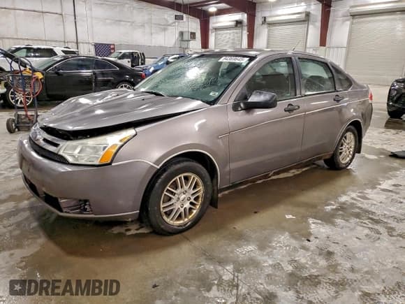 ✅ 2009 Ford Focus SE • VIN: 1FAHP35N49W117195 • Lot: 94369645. Wystawiony na Copart z przebiegiem 211 475 mil. Bezpłatny archiwum sprzedaży aukcyjnych z USA i szczegółowy raport historii pojazdu na DreamBid. Zdjęcie 1.