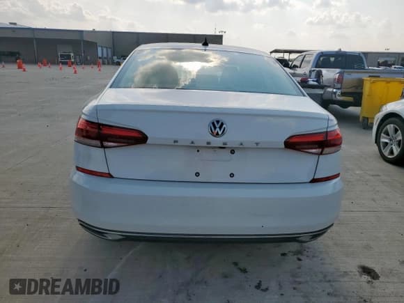 ✅ 2020 Volkswagen Passat S • VIN: 1VWAA7A34LC023655 • Lot: 81668035. Wystawiony na Copart z przebiegiem Nie podano. Bezpłatny archiwum sprzedaży aukcyjnych z USA i szczegółowy raport historii pojazdu na DreamBid. Zdjęcie 6.