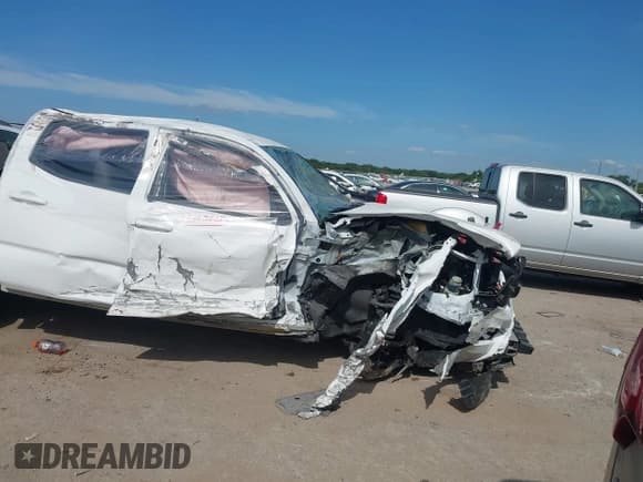 ✅ 2023 Toyota Tacoma SR • VIN: 3TMCZ5AN0PM626438 • Lot: 42793569. Wystawiony na IAAI z przebiegiem 32 388 mil. Bezpłatny archiwum sprzedaży aukcyjnych z USA i szczegółowy raport historii pojazdu na DreamBid. Zdjęcie 6.