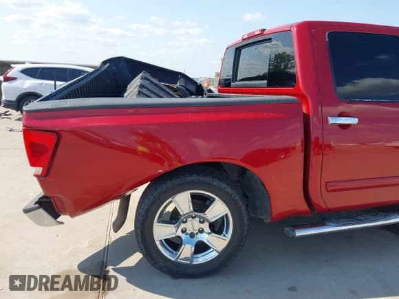 ✅ 2006 Nissan Titan SE • VIN: 1N6BA07A46N509974 • Lot: 42947472. Wystawiony na IAAI z przebiegiem 240 382 mil. Bezpłatny archiwum sprzedaży aukcyjnych z USA i szczegółowy raport historii pojazdu na DreamBid. Zdjęcie 18.