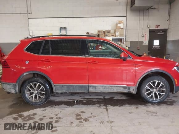 ✅ 2018 Volkswagen Tiguan SEL • VIN: 3VV2B7AX1JM190155 • Lot: 41675633. Wystawiony na IAAI z przebiegiem 91 594 mil. Bezpłatny archiwum sprzedaży aukcyjnych z USA i szczegółowy raport historii pojazdu na DreamBid. Zdjęcie 13.