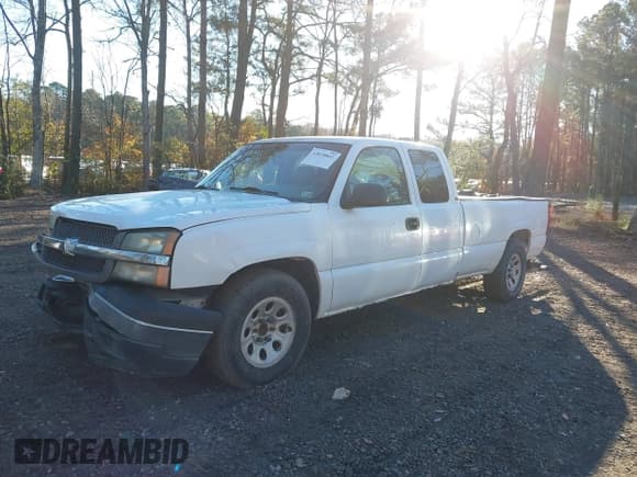 ✅ 2005 Chevrolet Silverado 1500 Work Truck • VIN: 1GCEC19ZX5E236587 • Lot: 43810602. Wystawiony na IAAI z przebiegiem 382 781 mil. Bezpłatny archiwum sprzedaży aukcyjnych z USA i szczegółowy raport historii pojazdu na DreamBid. Zdjęcie 16.