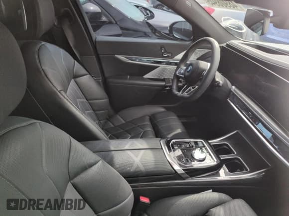 ✅ 2023 BMW i7 xDrive60 • VIN: WBY53EJ0XPCM95386 • Лот: 48908945. Опубликован ранее на Copart с пробегом Не указан. Бесплатный доступ к архиву аукционных продаж из США и подробный отчёт об истории автомобиля на DreamBid. Изображение 7.