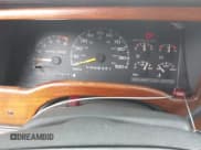 ✅ 1996 Chevrolet Silverado 1500 • VIN: 1GBEC19R4TE163895 • Lot: 42527439. Wystawiony na IAAI z przebiegiem 202 142 mil. Bezpłatny archiwum sprzedaży aukcyjnych z USA i szczegółowy raport historii pojazdu na DreamBid. Zdjęcie 7.