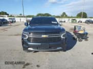 ✅ 2021 Chevrolet Suburban LT • VIN: 1GNSCCKD0MR245049 • Lot: 80043854. Wystawiony na Copart z przebiegiem 178 085 mil. Bezpłatny archiwum sprzedaży aukcyjnych z USA i szczegółowy raport historii pojazdu na DreamBid. Zdjęcie 5.
