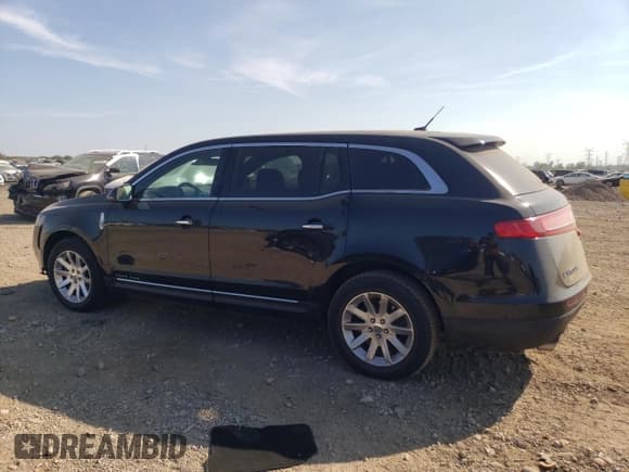 ✅ 2017 Lincoln MKT • VIN: 2LMHJ5NK0HBL01630 • Лот: 80813175. Опубликован ранее на Copart с пробегом 227 296 миль. Бесплатный доступ к архиву аукционных продаж из США и подробный отчёт об истории автомобиля на DreamBid. Изображение 2.
