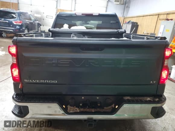 ✅ 2021 Chevrolet Silverado 1500 LT • VIN: 1GCPYJEK3MZ348447 • Lot: 44338935. Wystawiony na Copart z przebiegiem 85 748 mil. Bezpłatny archiwum sprzedaży aukcyjnych z USA i szczegółowy raport historii pojazdu na DreamBid. Zdjęcie 6.