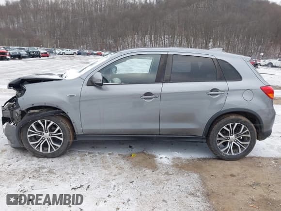✅ 2017 Mitsubishi Outlander ES • VIN: JA4AP3AU7HZ052729 • Lot: 41239243. Listed on IAAI with 143,920 mi. Free auction sales archive from the USA and detailed vehicle history report at DreamBid. Image 14.