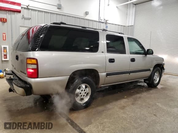 ✅ 2001 Chevrolet Suburban LS • VIN: 3GNFK16T11G159397 • Лот: 54366085. Опубликован ранее на Copart с пробегом 237 806 миль. Бесплатный доступ к архиву аукционных продаж из США и подробный отчёт об истории автомобиля на DreamBid. Изображение 3.