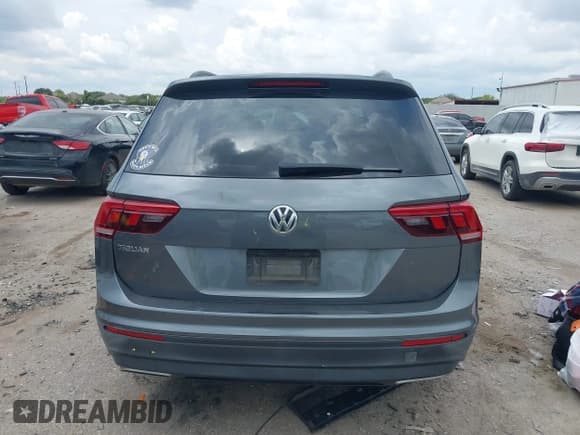 ✅ 2019 Volkswagen Tiguan S • VIN: 3VV1B7AX6KM047182 • Lot: 42926074. Listed on IAAI with 93,990 mi. Free auction sales archive from the USA and detailed vehicle history report at DreamBid. Image 16.