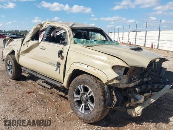✅ 2017 Toyota Tacoma SR5 • VIN: 5TFCZ5AN2HX121674 • Lot: 43700985. Listed on IAAI with 108,269 mi. Free auction sales archive from the USA and detailed vehicle history report at DreamBid. Image 6.