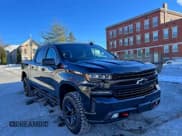 ✅ 2019 Chevrolet Silverado 1500 LT Trail Boss • VIN: 1GCPYFED4KZ408196 • Lot: 95799425. Wystawiony na Copart z przebiegiem 140 512 mil. Bezpłatny archiwum sprzedaży aukcyjnych z USA i szczegółowy raport historii pojazdu na DreamBid. Zdjęcie 1.