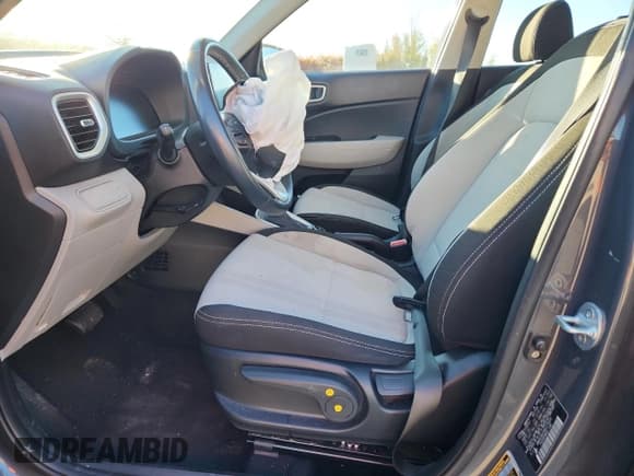 ✅ 2024 Hyundai Venue SEL • VIN: KMHRC8A39RU279939 • Lot: 90418435. Wystawiony na Copart z przebiegiem 47 085 mil. Bezpłatny archiwum sprzedaży aukcyjnych z USA i szczegółowy raport historii pojazdu na DreamBid. Zdjęcie 7.