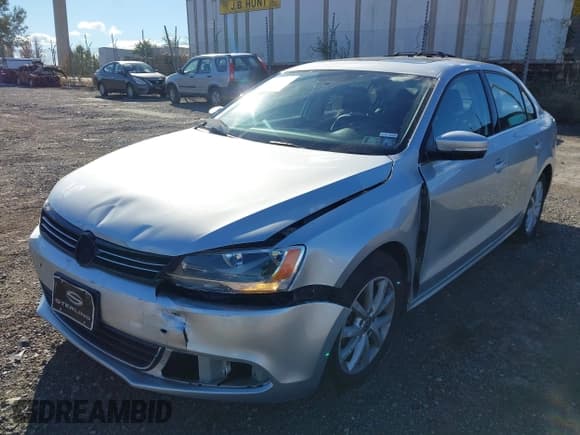 ✅ 2013 Volkswagen Jetta SE • VIN: 3VWDP7AJ0DM254546 • Lot: 43620718. Listed on IAAI with 139,575 mi. Free auction sales archive from the USA and detailed vehicle history report at DreamBid. Image 2.