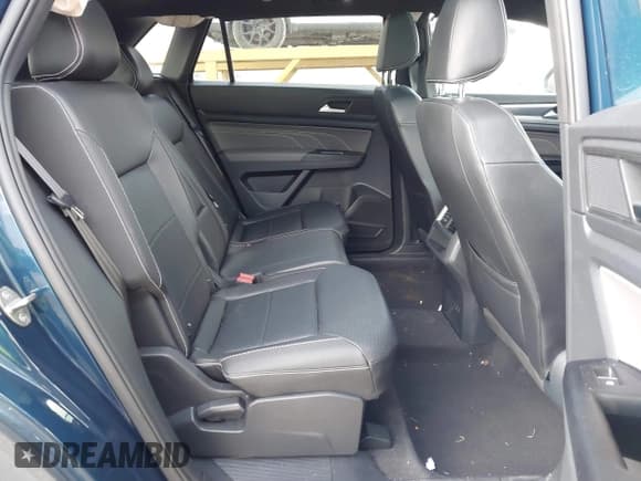 ✅ 2021 Volkswagen Atlas SE • VIN: 1V2RE2CA0MC200842 • Lot: 41689870. Listed on IAAI with 61,298 mi. Free auction sales archive from the USA and detailed vehicle history report at DreamBid. Image 8.