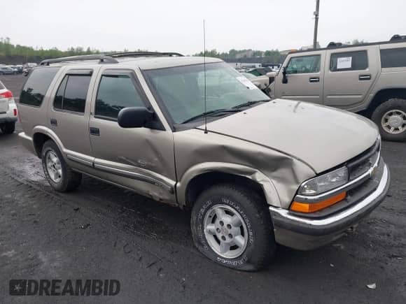 2000 Chevrolet Blazer LT с VIN 1GNDT13W9YK287456, выставлен на аукционе IAAI как лот 42450504 с пробегом 139 649 миль миль и . История ставок и продаж доступна на DreamBid. Изображение 1.