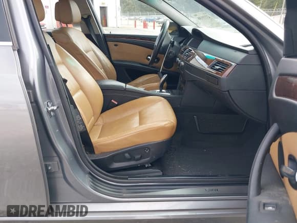 ✅ 2008 BMW 5 Series 528i • VIN: WBANU53548C116176 • Lot: 43339188. Wystawiony na IAAI z przebiegiem 154 176 mil. Bezpłatny archiwum sprzedaży aukcyjnych z USA i szczegółowy raport historii pojazdu na DreamBid. Zdjęcie 5.