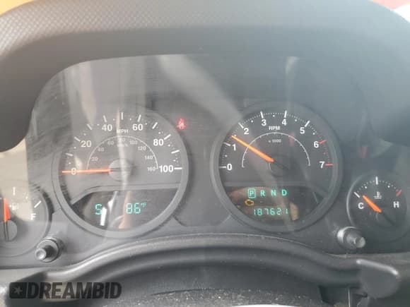 ✅ 2007 Jeep Wrangler X • VIN: 1J4GA39137L140393 • Lot: 68138715. Wystawiony na Copart z przebiegiem 187 621 mil. Bezpłatny archiwum sprzedaży aukcyjnych z USA i szczegółowy raport historii pojazdu na DreamBid. Zdjęcie 9.