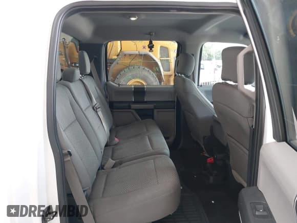 ✅ 2016 Ford F-150 XLT • VIN: 1FTEW1C88GKF86232 • Лот: 42405142. Опубликован ранее на IAAI с пробегом 264 135 миль. Бесплатный доступ к архиву аукционных продаж из США и подробный отчёт об истории автомобиля на DreamBid. Изображение 8.