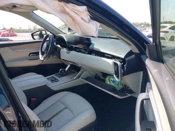 ✅ 2024 Mazda CX-90 Premium Plus • VIN: JM3KKEHD8R1186750 • Lot: 41795353. Wystawiony na IAAI z przebiegiem 5 144 mil. Bezpłatny archiwum sprzedaży aukcyjnych z USA i szczegółowy raport historii pojazdu na DreamBid. Zdjęcie 5.