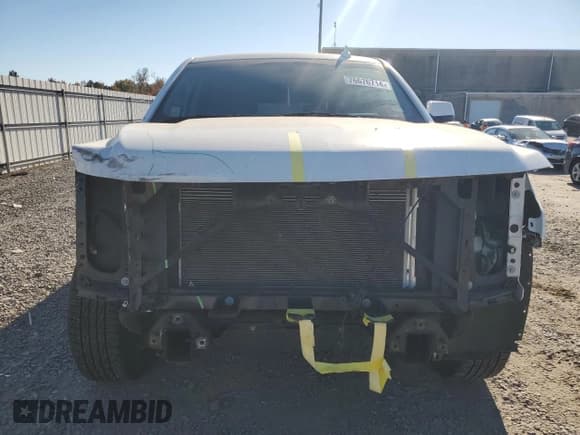 ✅ 2016 Chevrolet Suburban LS • VIN: 1GNSCGKC4GR263492 • Lot: 76676714. Wystawiony na Copart z przebiegiem 108 279 mil. Bezpłatny archiwum sprzedaży aukcyjnych z USA i szczegółowy raport historii pojazdu na DreamBid. Zdjęcie 5.