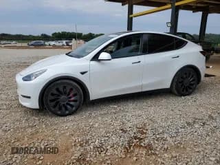 ✅ 2023 Tesla Model Y Performance • VIN: 7SAYGDEF6PF698454 • Lot: 64641435. Wystawiony na Copart z przebiegiem 44 678 mil. Bezpłatny archiwum sprzedaży aukcyjnych z USA i szczegółowy raport historii pojazdu na DreamBid. Zdjęcie 1.