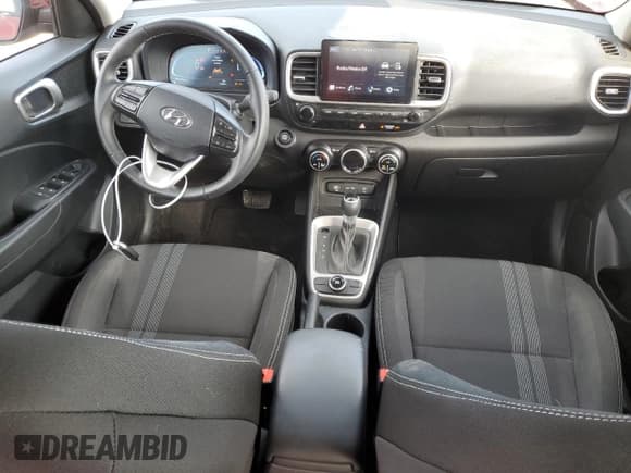 ✅ 2024 Hyundai Venue SEL • VIN: KMHRC8A39RU315337 • Lot: 83409404. Listed on Copart with 11,621 mi. Free auction sales archive from the USA and detailed vehicle history report at DreamBid. Image 8.