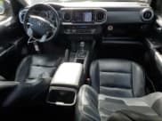 ✅ 2020 Toyota Tacoma Limited • VIN: 3TMGZ5AN2LM344409 • Лот: 53893875. Опубликован ранее на Copart с пробегом 62 217 миль. Бесплатный доступ к архиву аукционных продаж из США и подробный отчёт об истории автомобиля на DreamBid. Изображение 8.