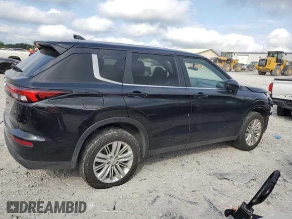 ✅ 2024 Mitsubishi Outlander ES • VIN: JA4J4UA81RZ062756 • Lot: 68036095. Listed on Copart with 21,266 mi. Free auction sales archive from the USA and detailed vehicle history report at DreamBid. Image 3.