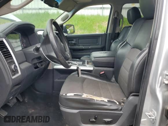 2010 Dodge 1500 Sport z VIN 1D7RV1CT6AS172534, wystawiony jako Copart lot #56590005 z przebiegiem 261 812 mil mil oraz Szkoda całkowita • Salvage title. Historia ofert i sprzedaży dostępna na DreamBid. Obrazek 7.