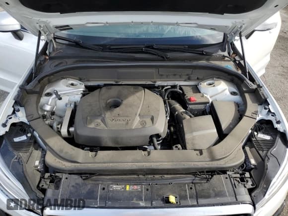 ✅ 2019 Volvo XC60 R-Design • VIN: LYV102DM6KB364135 • Lot: 68254482. Listed on Copart with 25,269 mi. Free auction sales archive from the USA and detailed vehicle history report at DreamBid. Image 12.