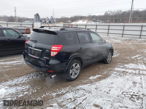 ✅ 2010 Toyota RAV4 Sport • VIN: JTMRF4DV5A5035639 • Lot: 43902176. Listed on IAAI with 141,574 mi. Free auction sales archive from the USA and detailed vehicle history report at DreamBid. Image 4.