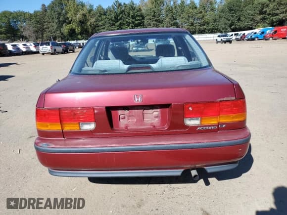 ✅ 1992 Honda Accord • VIN: 1HGCB7650NA103652 • Лот: 73095094. Опубликован ранее на Copart с пробегом 168 162 миль. Бесплатный доступ к архиву аукционных продаж из США и подробный отчёт об истории автомобиля на DreamBid. Изображение 6.