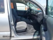 ✅ 2023 Toyota Tacoma SR • VIN: 3TYCZ5AN0PT139860 • Lot: 42509256. Wystawiony na IAAI z przebiegiem 62 075 mil. Bezpłatny archiwum sprzedaży aukcyjnych z USA i szczegółowy raport historii pojazdu na DreamBid. Zdjęcie 5.