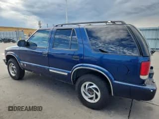 ✅ 2001 Chevrolet Blazer LT • VIN: 1GNDT13W112161047 • Lot: 70198165. Wystawiony na Copart z przebiegiem 247 720 mil. Bezpłatny archiwum sprzedaży aukcyjnych z USA i szczegółowy raport historii pojazdu na DreamBid. Zdjęcie 2.