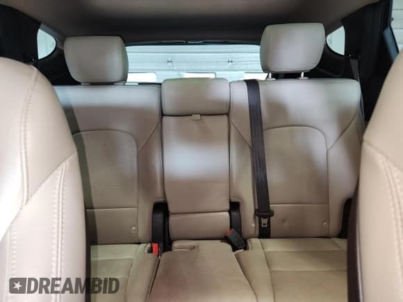 ✅ 2017 Hyundai Santa Fe 2.4L • VIN: 5XYZUDLBXHG463463 • Лот: 80150215. Опубликован ранее на Copart с пробегом 94 942 миль. Бесплатный доступ к архиву аукционных продаж из США и подробный отчёт об истории автомобиля на DreamBid. Изображение 10.