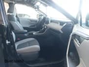 ✅ 2025 Toyota RAV4 XLE • VIN: 2T3W1RFV5SC309929 • Лот: 43054085. Опубликован ранее на IAAI с пробегом 11 624 миль. Бесплатный доступ к архиву аукционных продаж из США и подробный отчёт об истории автомобиля на DreamBid. Изображение 5.