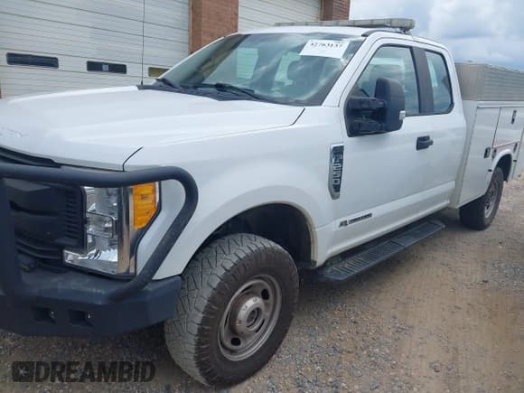 ✅ 2017 Ford F-250 • VIN: 1FD7X2BT3HED33204 • Lot: 42763137. Listed on IAAI with 125,270 mi. Free auction sales archive from the USA and detailed vehicle history report at DreamBid. Image 18.