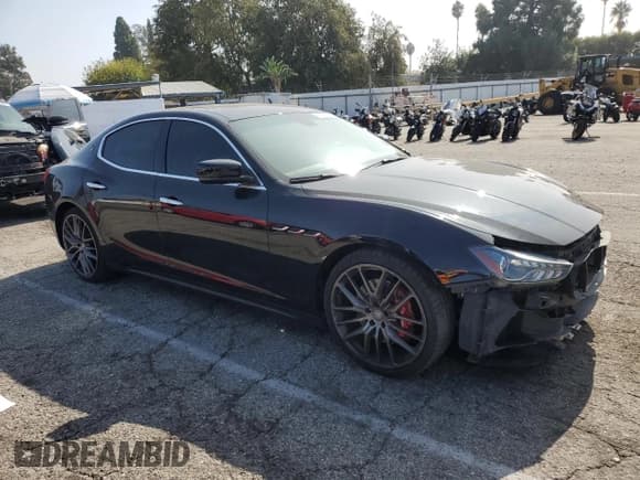 ✅ 2015 Maserati Ghibli S Q4 • VIN: ZAM57RTA6F1151787 • Лот: 90022995. Опубликован ранее на Copart с пробегом 71 805 миль. Бесплатный доступ к архиву аукционных продаж из США и подробный отчёт об истории автомобиля на DreamBid. Изображение 4.