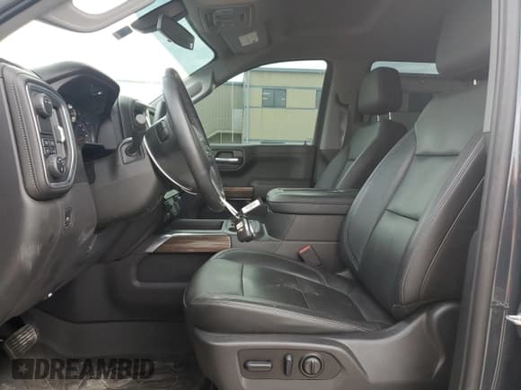 ✅ 2020 Chevrolet Silverado 1500 RST • VIN: 3GCPWDETXLG440251 • Lot: 50638225. Wystawiony na Copart z przebiegiem 42 663 mil. Bezpłatny archiwum sprzedaży aukcyjnych z USA i szczegółowy raport historii pojazdu na DreamBid. Zdjęcie 7.