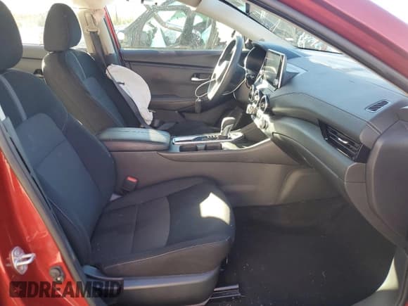 ✅ 2024 Nissan Sentra SV • VIN: 3N1AB8CV6RY251289 • Lot: 91363705. Wystawiony na Copart z przebiegiem 37 883 mil. Bezpłatny archiwum sprzedaży aukcyjnych z USA i szczegółowy raport historii pojazdu na DreamBid. Zdjęcie 7.