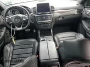 ✅ 2017 Mercedes-Benz GLS 63 AMG • VIN: 4JGDF7FE2HA814583 • Lot: 66065085. Wystawiony na Copart z przebiegiem 134 389 mil. Bezpłatny archiwum sprzedaży aukcyjnych z USA i szczegółowy raport historii pojazdu na DreamBid. Zdjęcie 8.