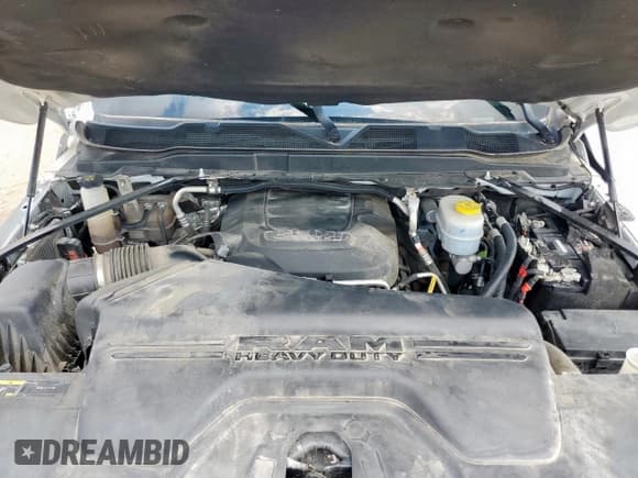 ✅ 2022 Ram 3500 Tradesman • VIN: 3C63RRGJ1NG175020 • Lot: 70844835. Wystawiony na Copart z przebiegiem 92 405 mil. Bezpłatny archiwum sprzedaży aukcyjnych z USA i szczegółowy raport historii pojazdu na DreamBid. Zdjęcie 11.