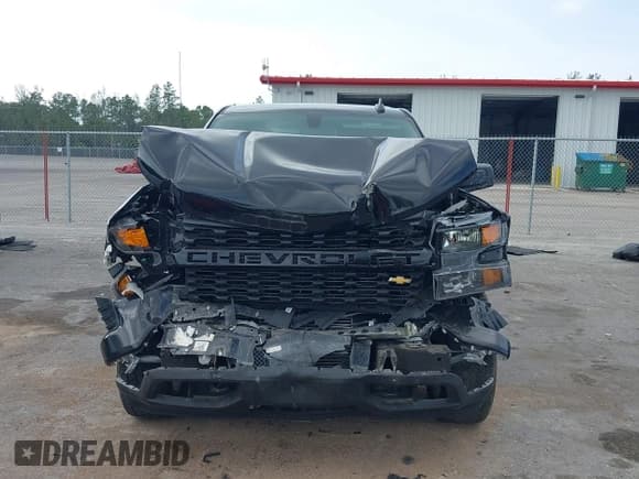 ✅ 2022 Chevrolet Silverado 1500 Custom • VIN: 3GCPYBEK5NG176980 • Lot: 41860805. Wystawiony na IAAI z przebiegiem 104 807 mil. Bezpłatny archiwum sprzedaży aukcyjnych z USA i szczegółowy raport historii pojazdu na DreamBid. Zdjęcie 12.