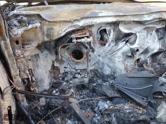 ✅ 2014 Chevrolet Impala LT • VIN: 2G1WB5E34E1111529 • Лот: 77334134. Опубликован ранее на Copart с пробегом Не указан. Бесплатный доступ к архиву аукционных продаж из США и подробный отчёт об истории автомобиля на DreamBid. Изображение 9.